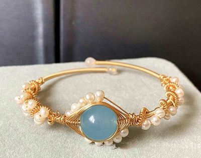 BROOCHITON Bracelets Gold 14K Gold Wrapped Handmade Sapphire Pearl Bracelet central top view