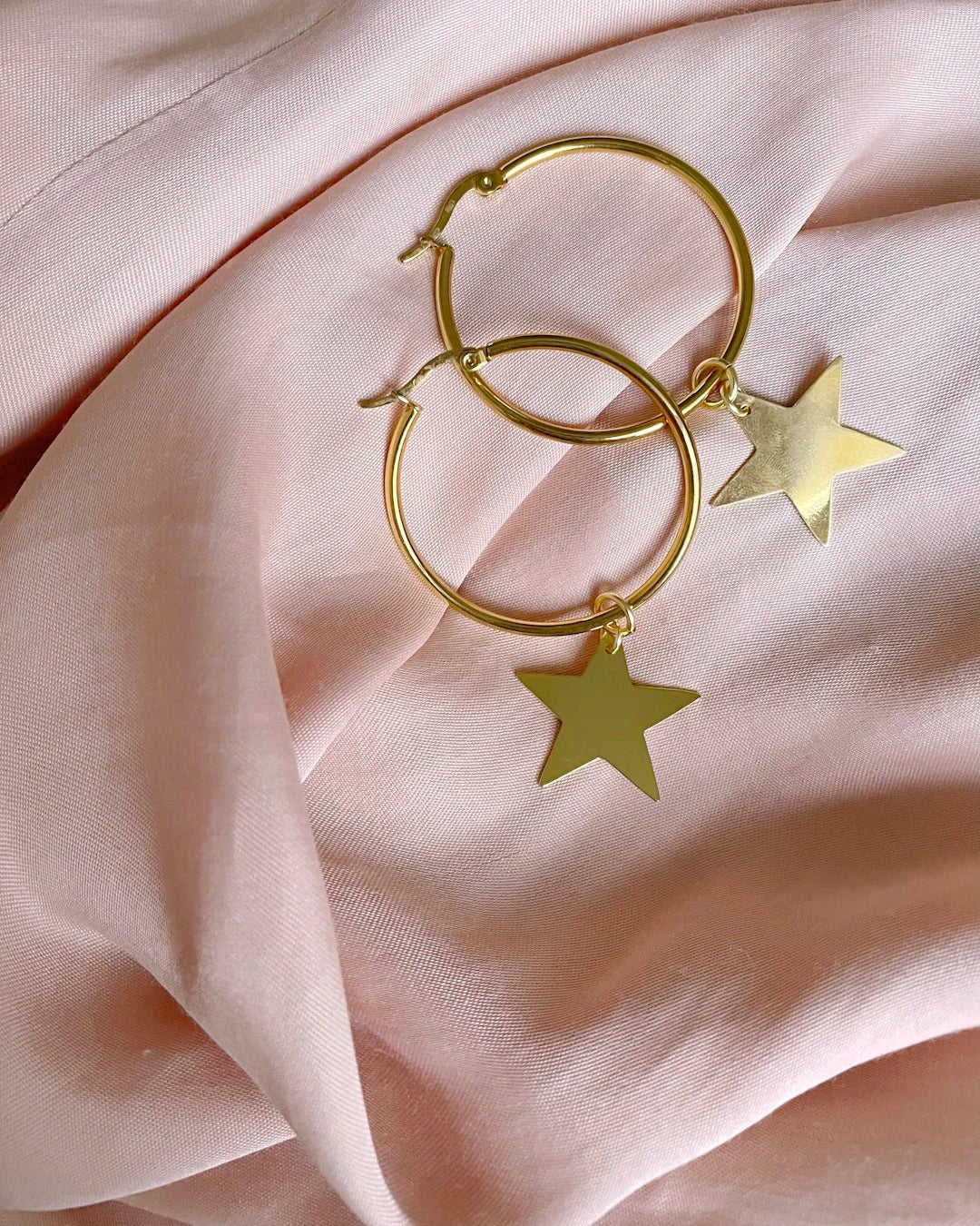 Fashion Jewelry vs. Fine Jewelry: Unveiling the Glimmering Differences