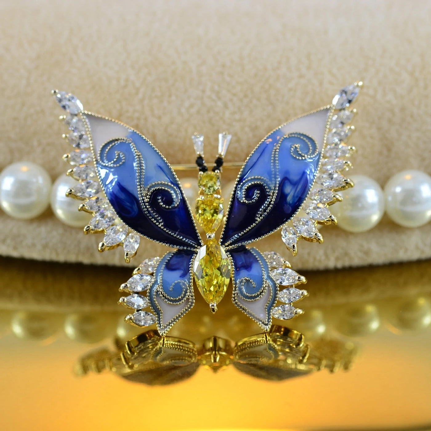 How to Wear a Brooch in the Fashion World and Its Importance - BROOCHITON 