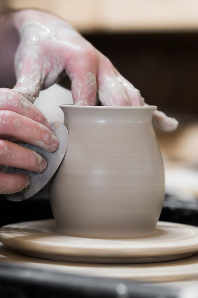 Craftsmanship in Jewelry: Handmade vs. Mass-Produced