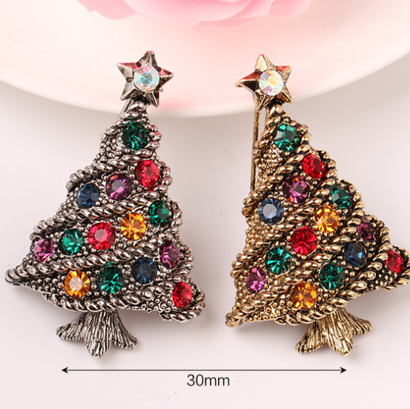 Vintage Christmas Tree Brooch – Multicolor Rhinestone Holiday Pin