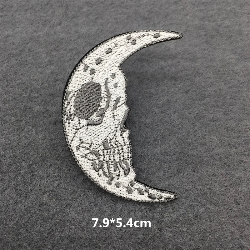 Embroidered crescent moon patch on a textured gray background with dimensions displayed.