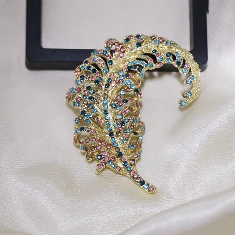 High-End Shining Crystal Feather Brooch – Elegant Rhinestone Pin for Women