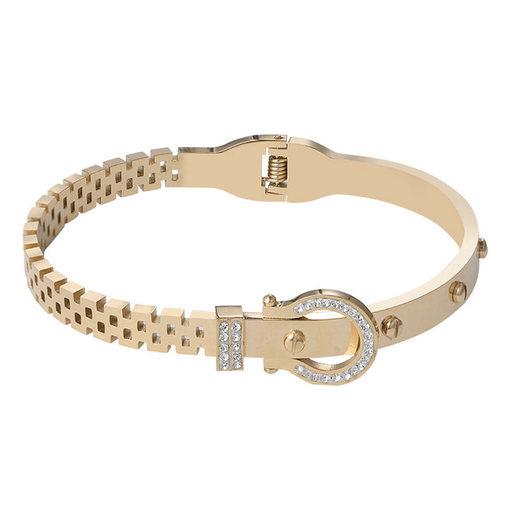 Rose gold bracelet with a clasp design 