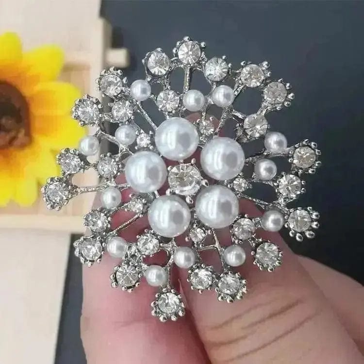 BROOCHITON Brooches White Fashion Women Large Exquisite Flower Corsage