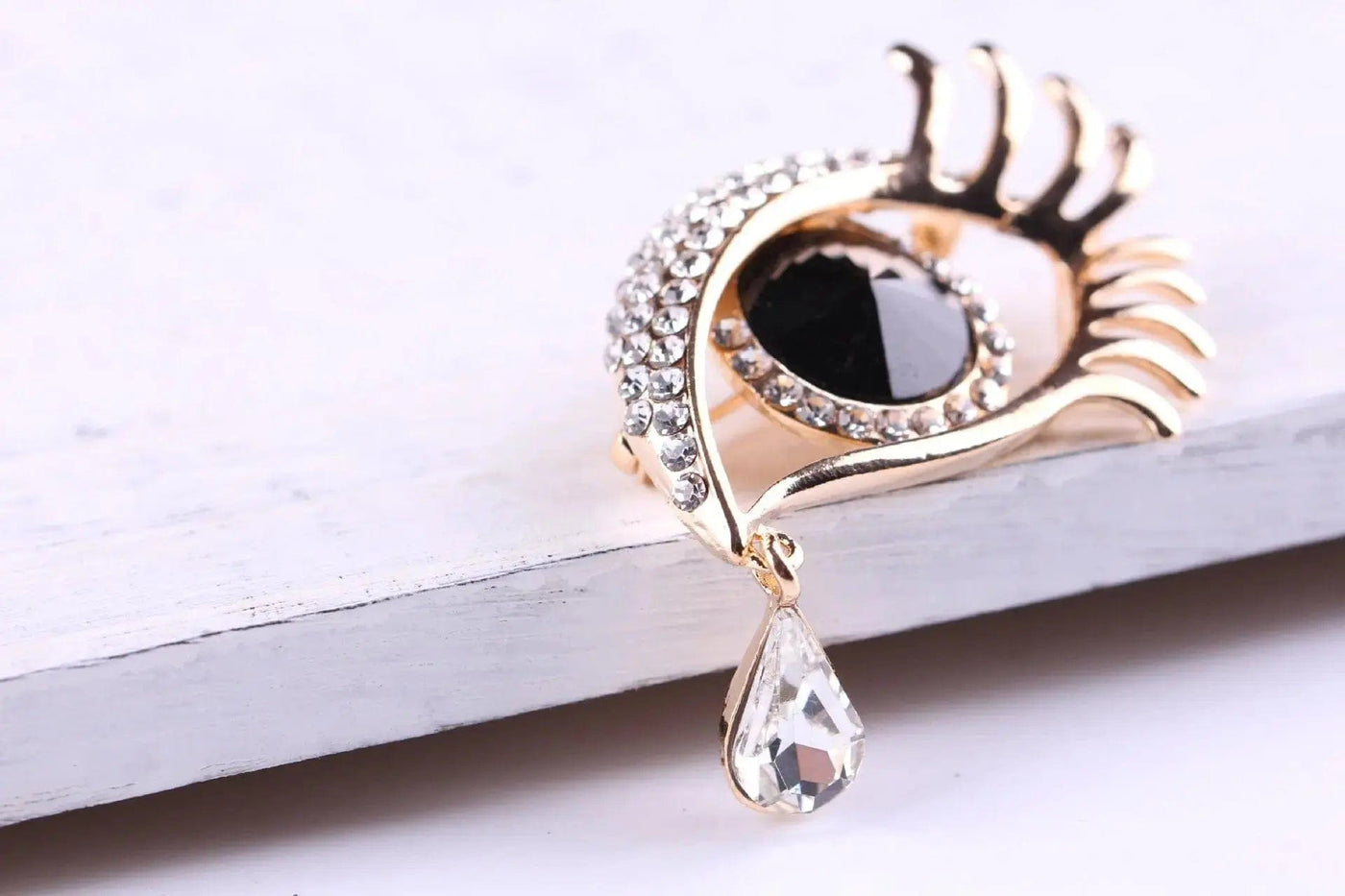 BROOCHITON Brooches diamond-encrusted tear eye design brooch gold and white
