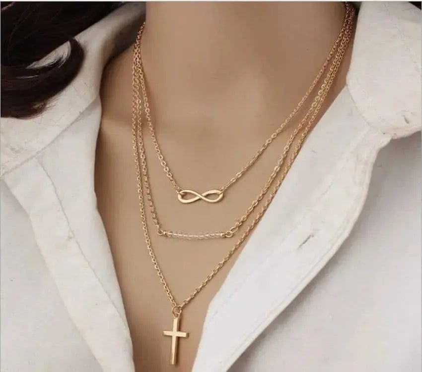 a woman wearing Figure 8 Clavicle Chain Rice Beads