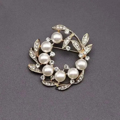 🌟 Korean Style Rhinestone Pearl Brooch - Timeless Elegance in Fashion 🌟