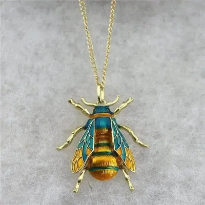 Nature's Elegance Bee Pendant Necklace - Captivating & Timeless 🌿