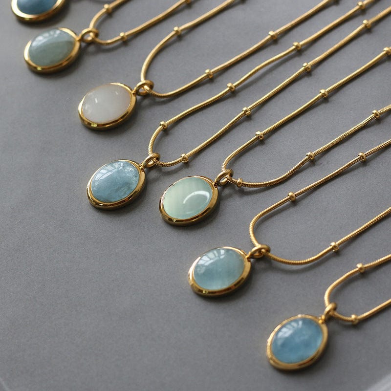 Niche Light Luxury Necklaces of different colors