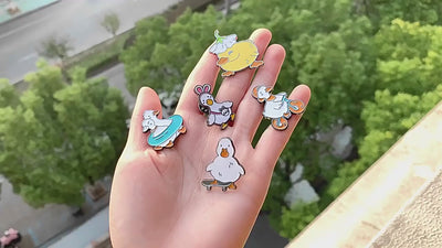 🦆10–50pcs Cute Duck Enamel Pins – Random Funny Brooch Pack