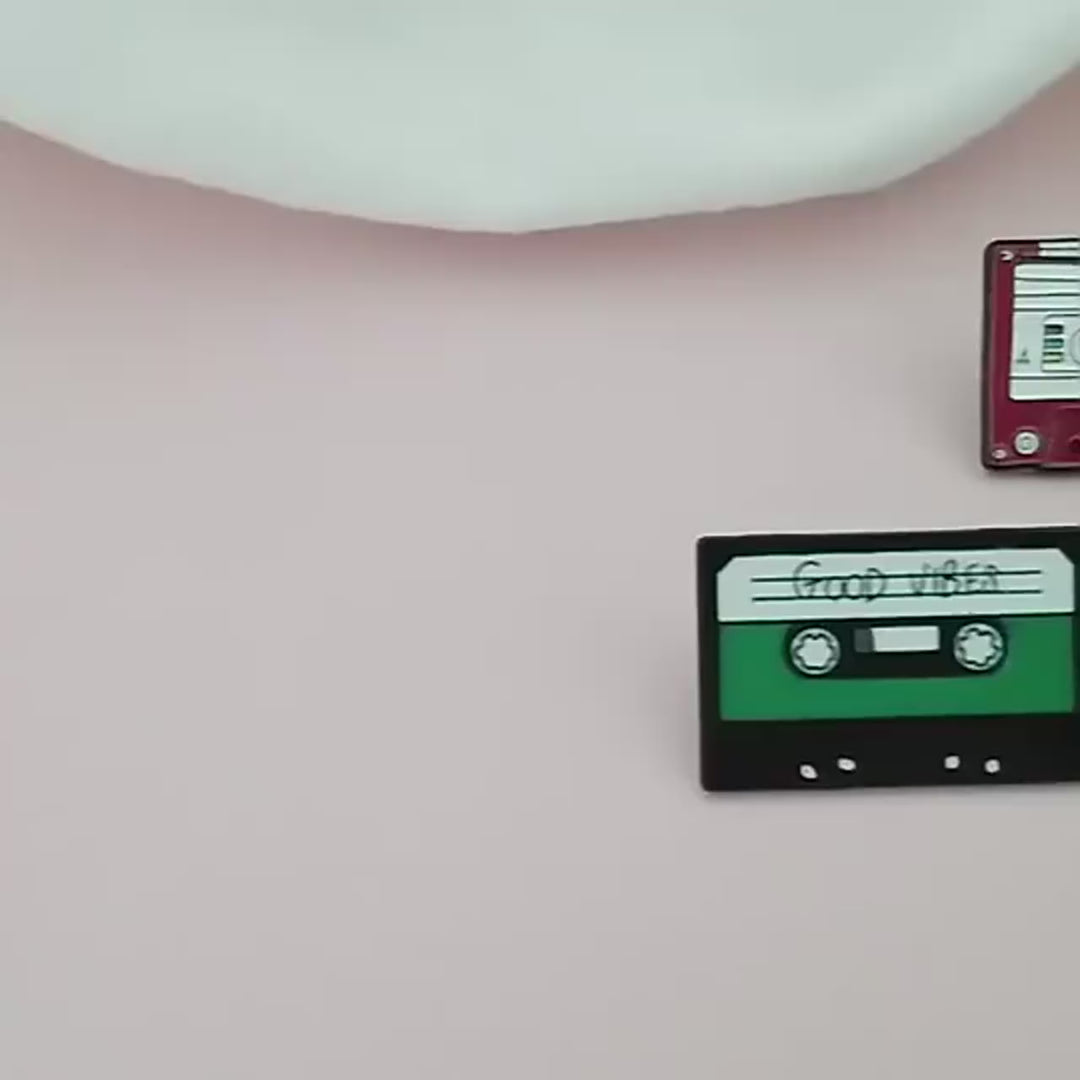 Retro Cassette Tape Enamel Pins (10–30pcs)