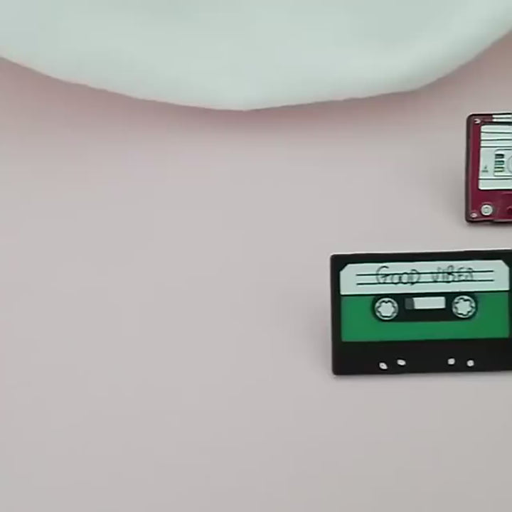 Retro Cassette Tape Enamel Pins (10–30pcs)