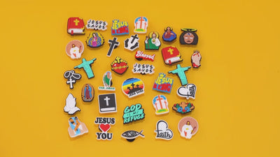 video demonstrating several shoe charms 