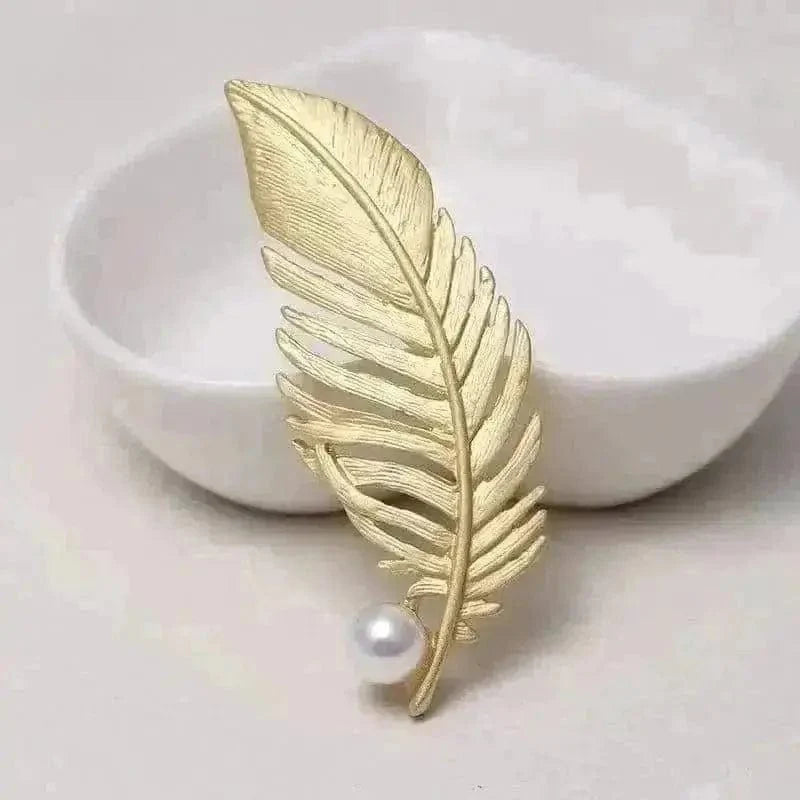 🌟 Retro Alloy Glossy Feather Brooch - Nature's Elegance in Fashion 🌟