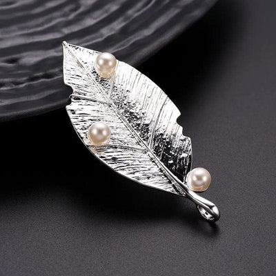 BROOCHITON Brooches Silver simple natural alloy inlaid pearl brooch on a black background