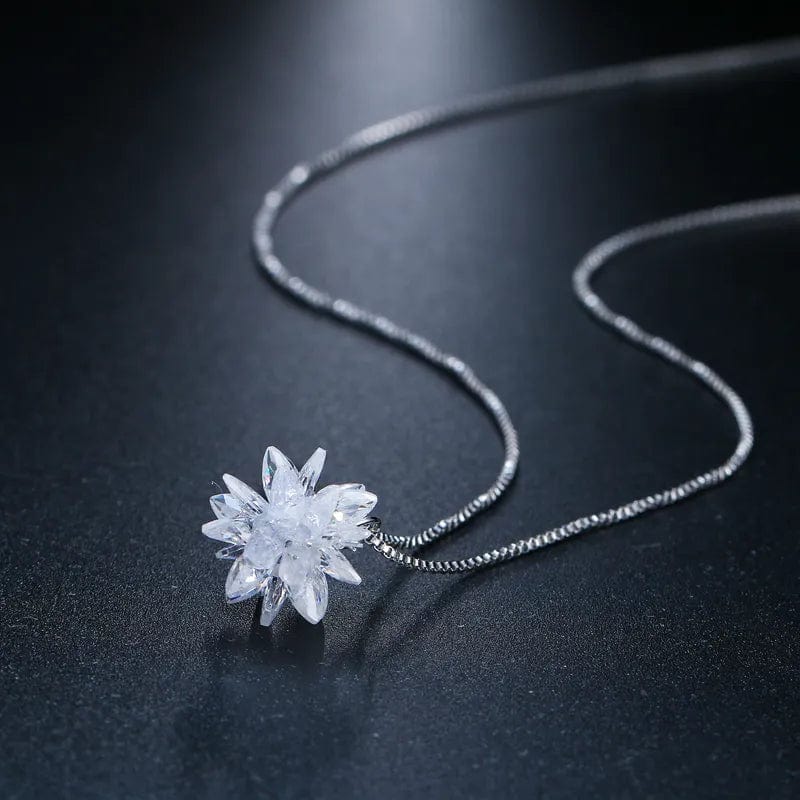 Korean crystal necklace women on a black background
