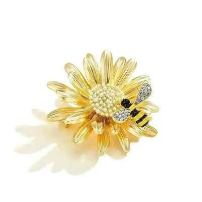BROOCHITON Brooches Chic Sweet Daisy Little Bee Brooch close up view