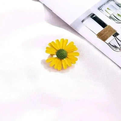 BROOCHITON Brooches 2yellow Daisy Flowers Brooch on a white background