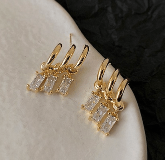 gold and white stone Diamond-studded Pearl Earrings