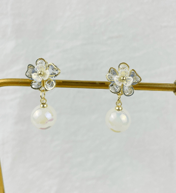 Pearl Earrings BROOCHITON