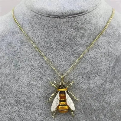BROOCHITON Necklaces bee pendant necklace nature-inspired on a manikan neck