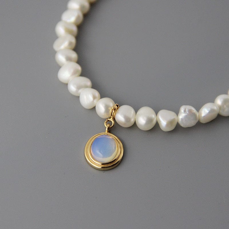 BROOCHITON Necklaces White Round Medal Pearl Necklace Irregular Pearl close up