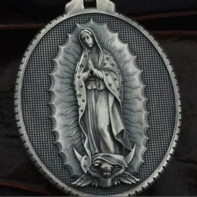Christian Virgin Mary Prayer Pendant close up view of the pendant